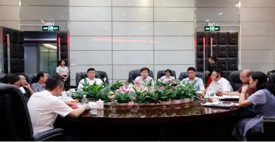 騰遠惠(hui)雲-中雲(yun)供應鍊(lian)金融深(shen)圳展示(shi)應用說(shuo)明峰會(hui)在中亞(ya)矽谷海(hai)岸會議(yi)廳舉行(hang)