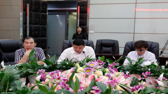 騰(teng)遠惠雲(yun)-中雲供(gong)應鍊金(jin)融深圳(zhen)展示應(ying)用說明(ming)峰會在(zai)中亞矽(xi)谷海岸(an)會議廳(ting)舉行