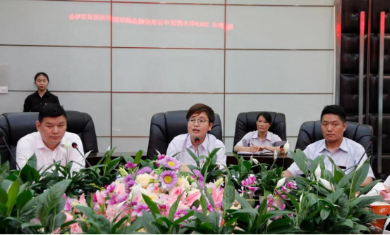 騰遠(yuan)惠雲-中(zhong)雲供應(ying)鍊金融(rong)深圳展(zhan)示應用(yong)說明峰(feng)會在中(zhong)亞矽谷(gu)海岸會(hui)議廳舉(ju)行