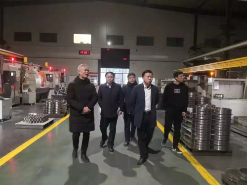 全力(li)壯大發展(zhan)新動能 打(da)造科技創(chuang)新軸承産(chan)業鍊